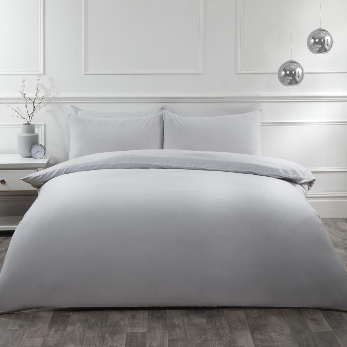 Flannelette Duvet Cover and Pillowcase Set - Navy / King – image 4