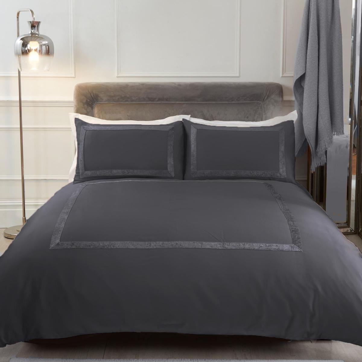 Sienna Velvet Border Duvet Cover and Pillowcase Set - King – image 4