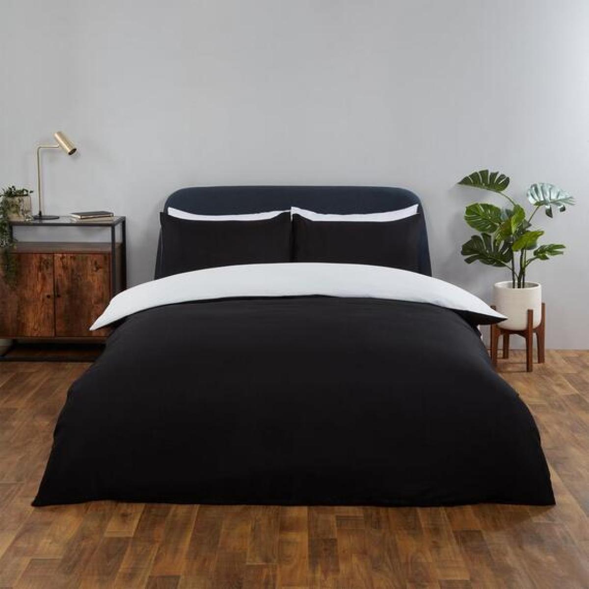 Brentfords Plain Duvet Cover With Pillowcase Bedding Set - Black / 37cm / King size