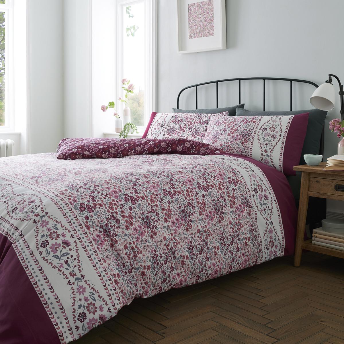 Lila Cranberry Duvet Cover and Pillowcase Set - Cranberry / King – image 2