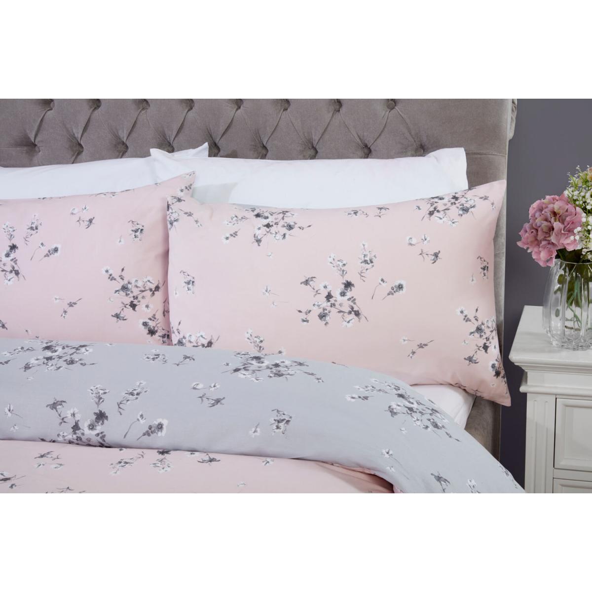 Serena Duvet Cover and Pillowcase Set - King – image 5