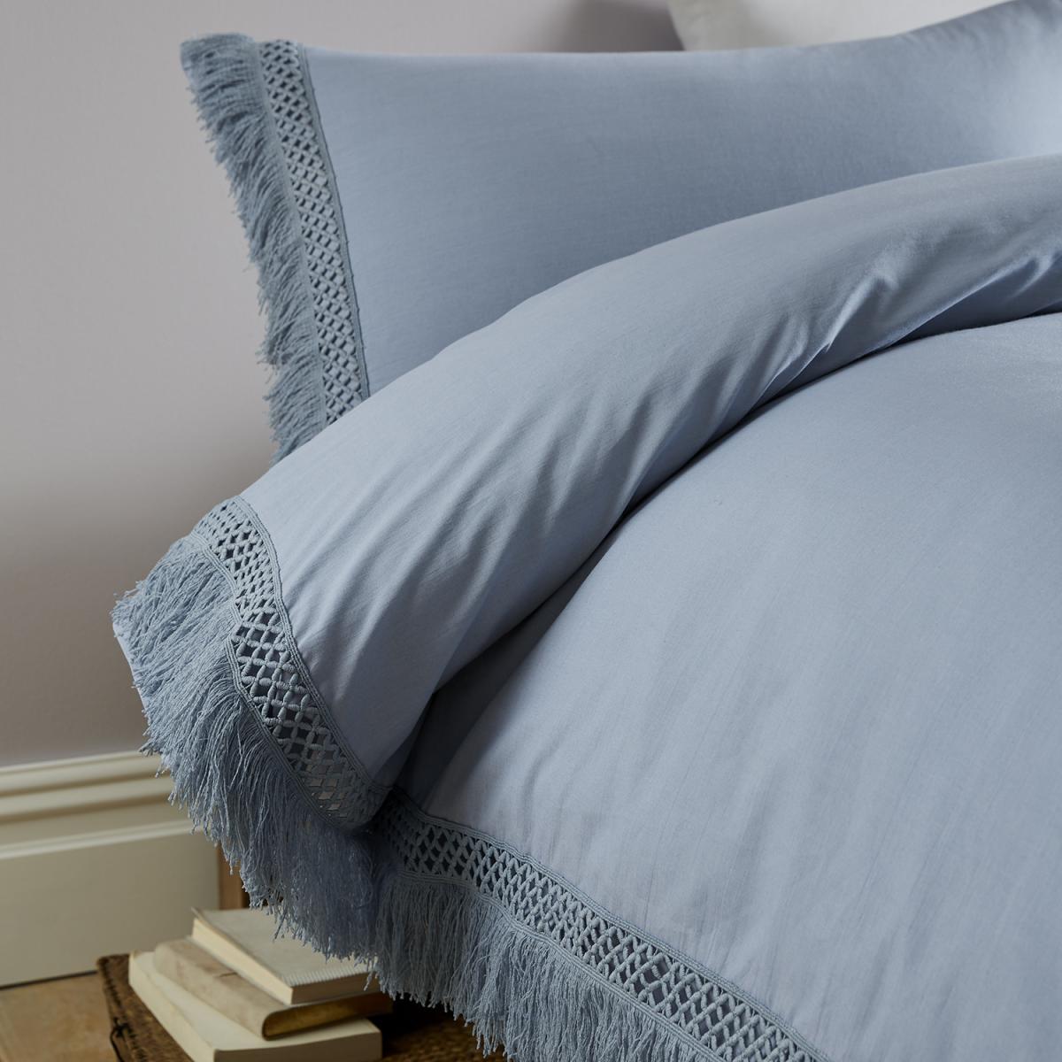 Celeste Macrame 180 Thread Count Duvet Cover and Pillowcase Set - White / King – image 7