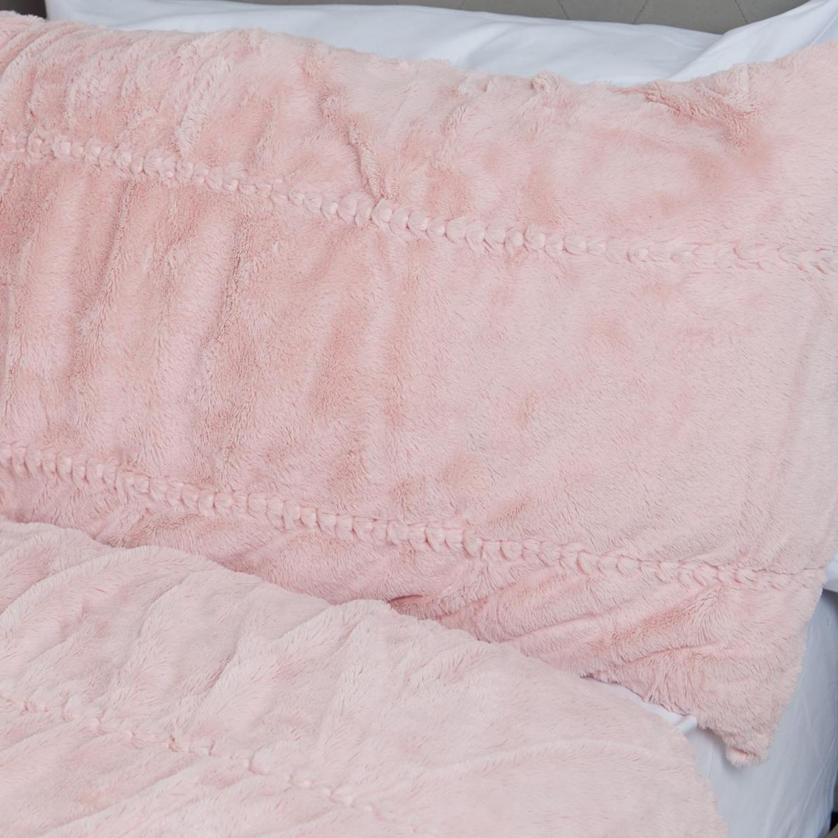 Ruched Faux Fur Duvet and Pillow Case Set - Blush / King – image 4