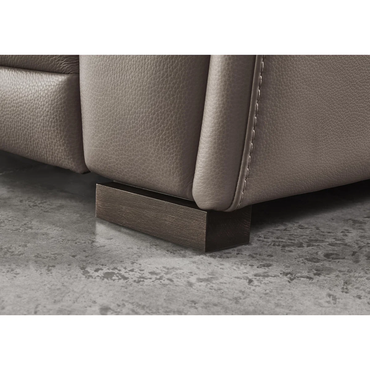 Nicoletti - Tosca 2.5 Seater Leather Sofa - Black – image 6