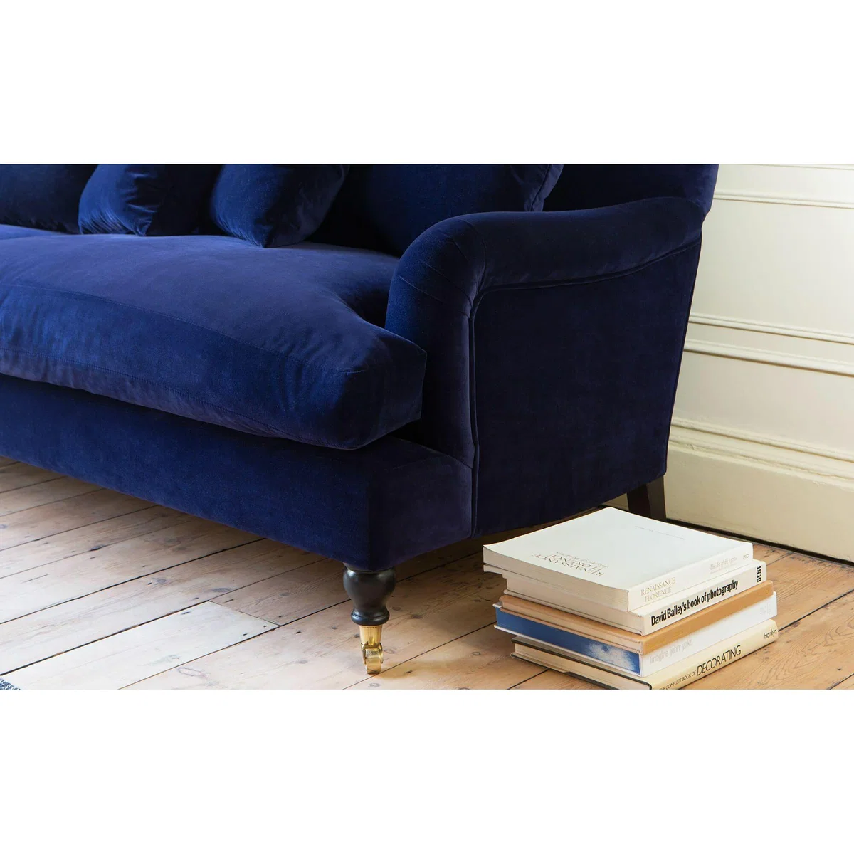 Doze 2.5 Seater - Battleship Stain Guarded Velvet – image 8