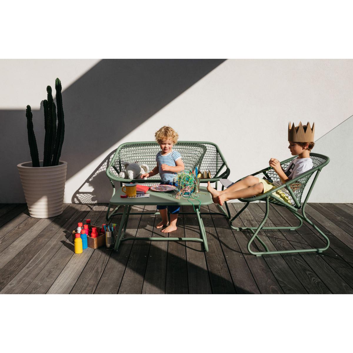 Sixties 2 seater sofa - / L 118 cm - Woven plastic by Fermob Green – image 2