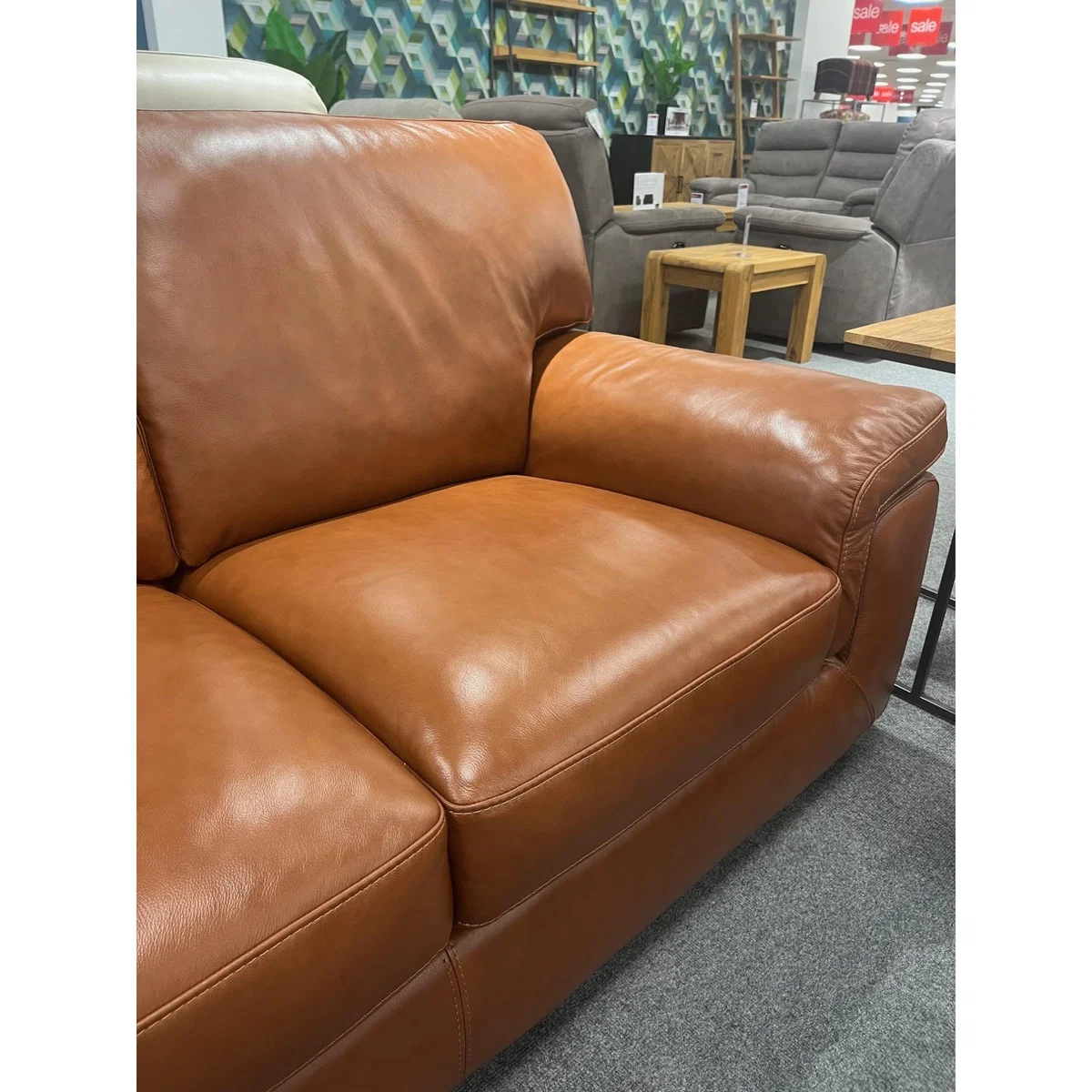 Downtown Annie 2 Seater Sofa in Brandy Coloured Leather – image 4