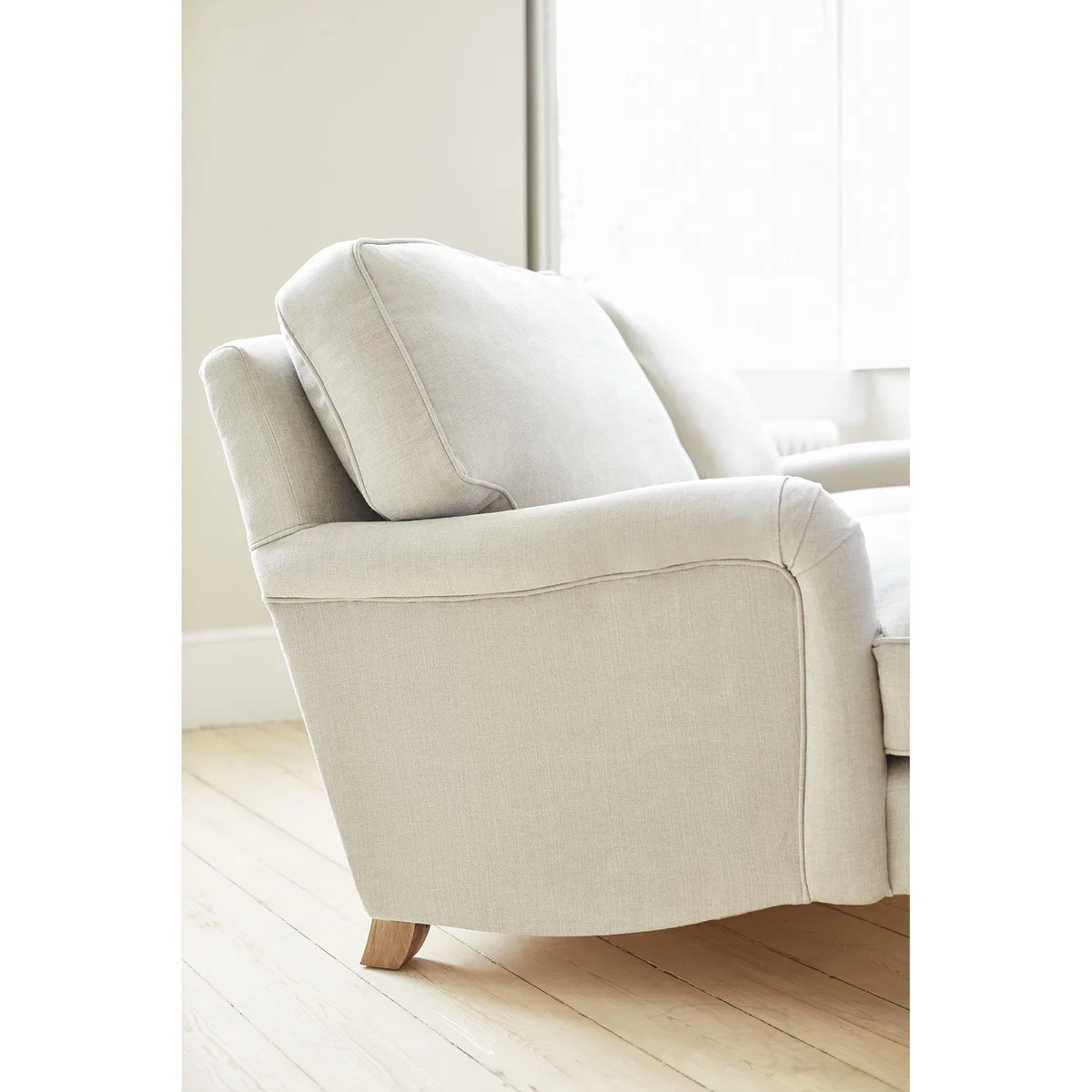 Perfectly Pristine Bluebell 2.5 Seat Sofa in Stone Brushed Linen Cotton - sofa.com – image 6