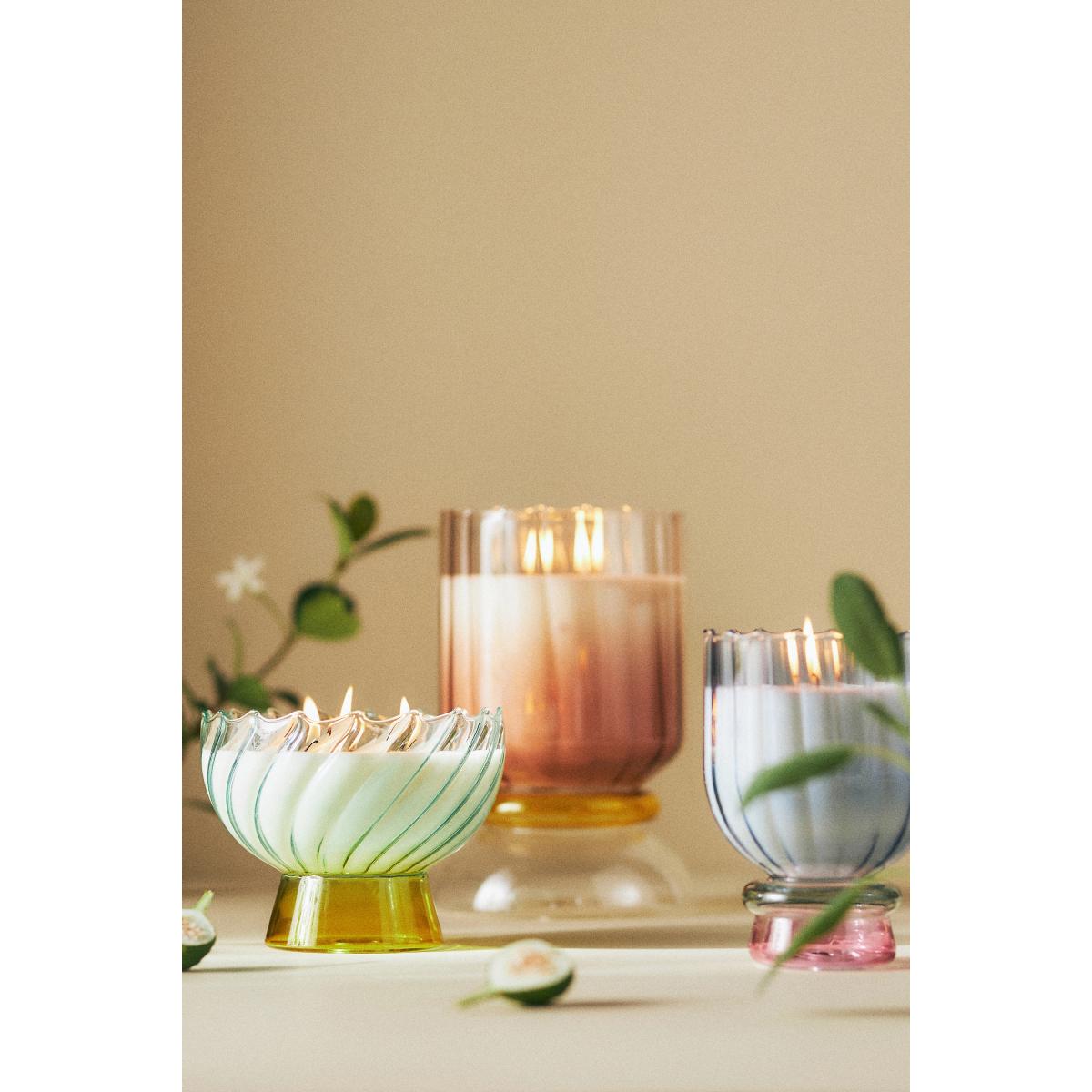 Calle Floral Pomegranate & Sage Glass Candle – image 3
