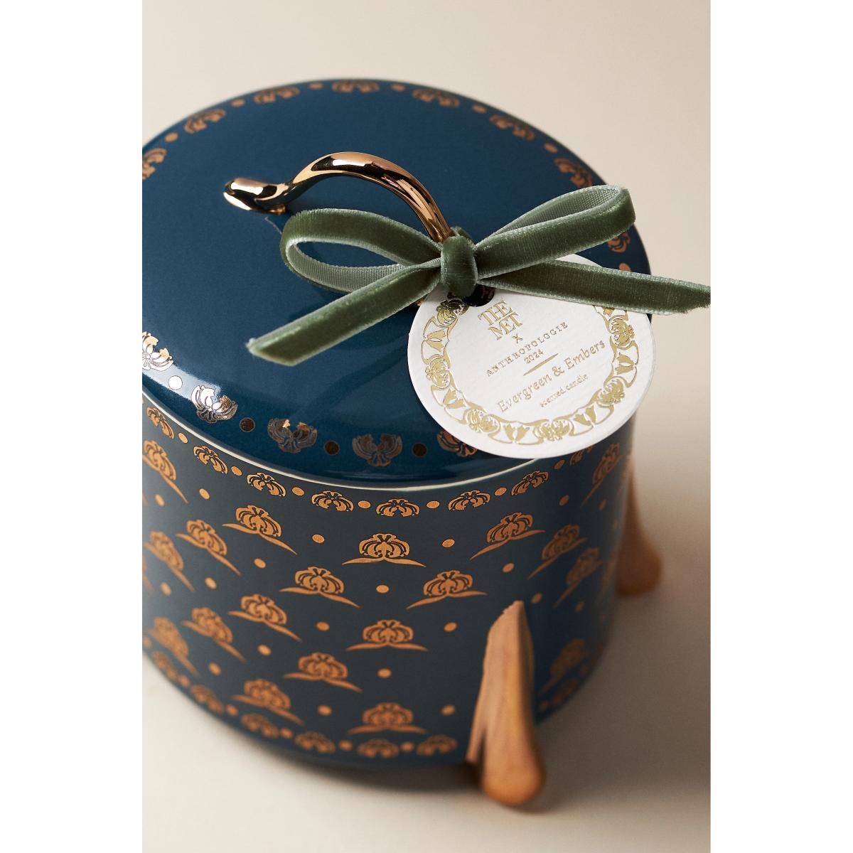 The Met x Anthropologie Spice Evergreen & Embers Ceramic Candle – image 4
