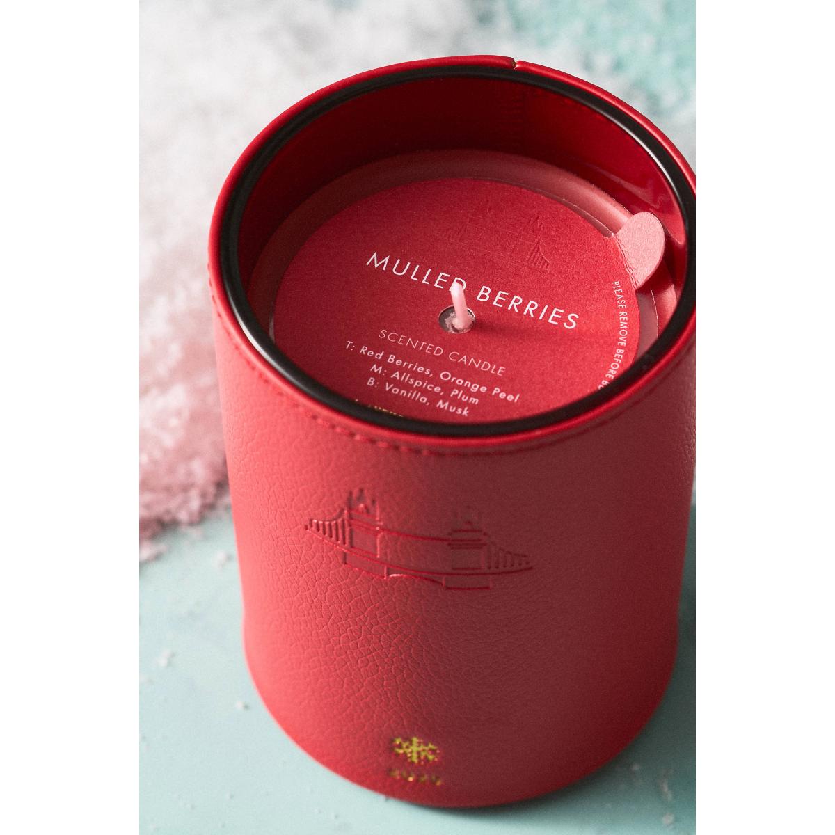 London Icon Embossed Fruity Mulled Berries Glass Candle – image 2