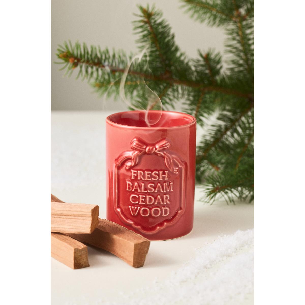 Gingham Bow Woody Fresh Balsam & Cedarwood Ceramic Boxed Candle – image 2