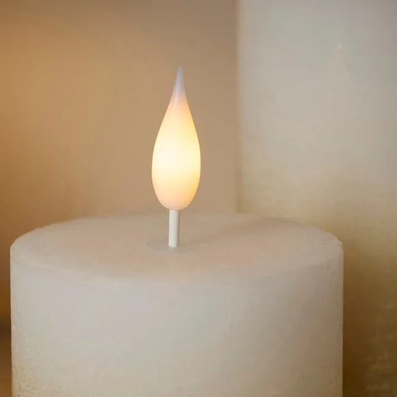 Set of 3 Ombre LED Pillar Candles – image 2