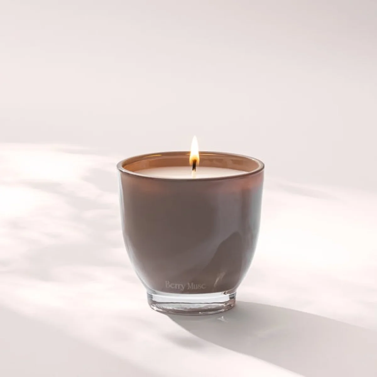 Moments Berry Muse Candle – image 1