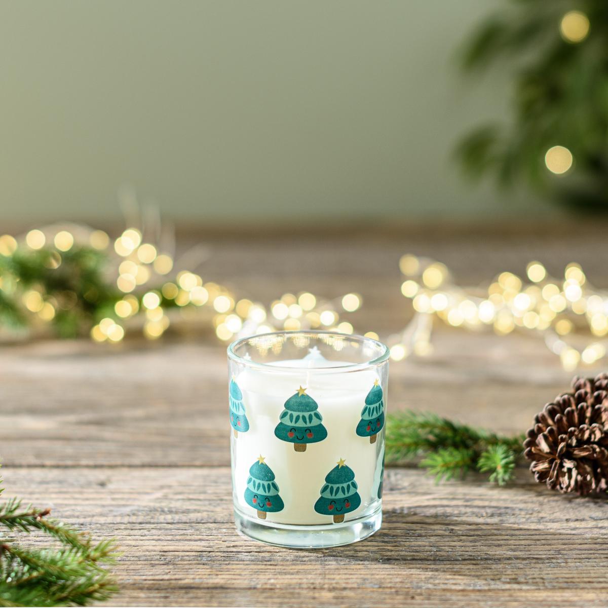 Traditional Folk Festive Garland Pom Pom Candle – image 3