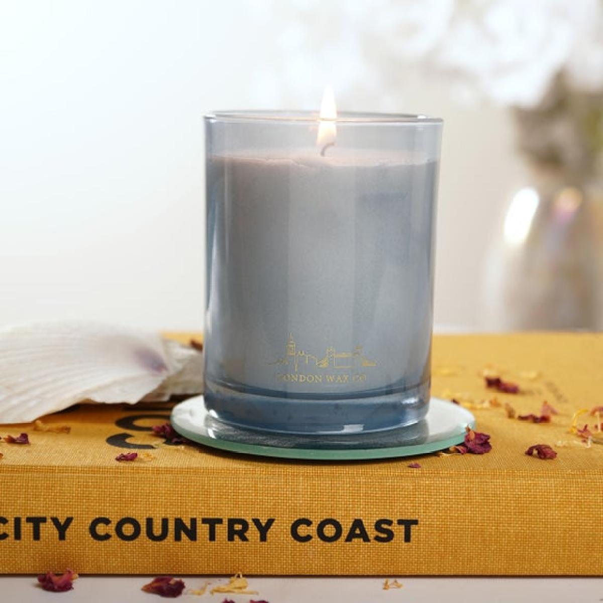 The London Wax Co Seashore Stroll Candle – image 1