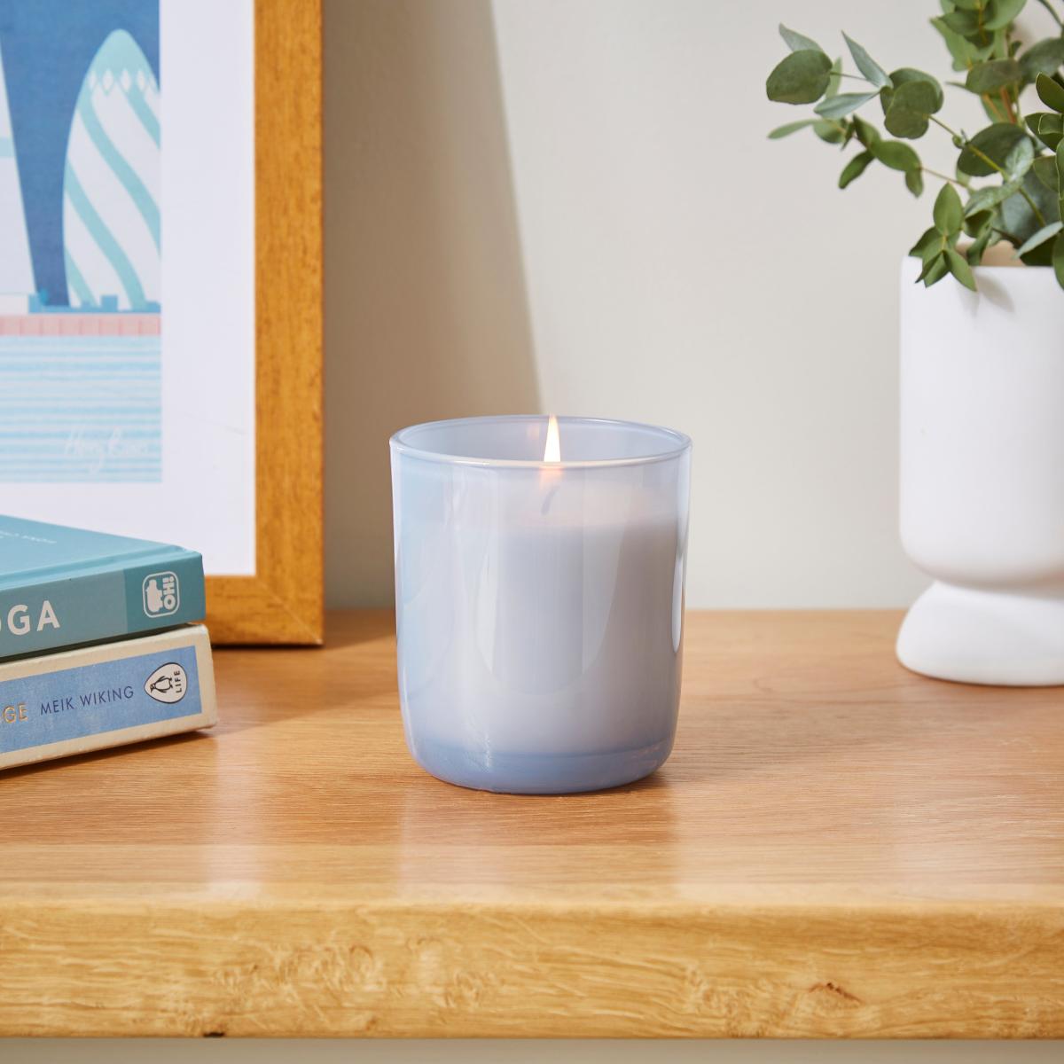 Core Plus Cotton and Blossom Single Wick Candle Blue – image 2