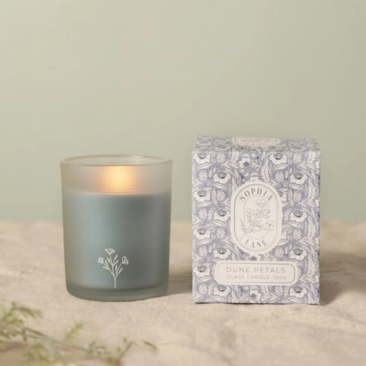 Sophia Lane Dune Petals Floral Candle – image 1