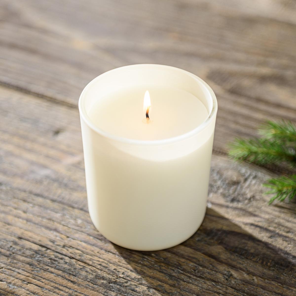 Spiced Amber Globe Candle White – image 3