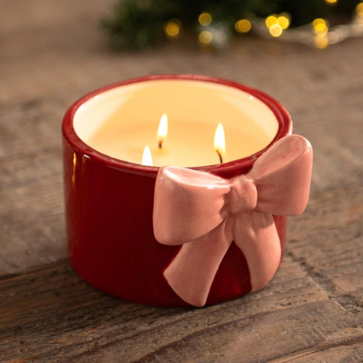 Ceramic Bow Strawberry & Vanilla Multi Wick Candle – image 3