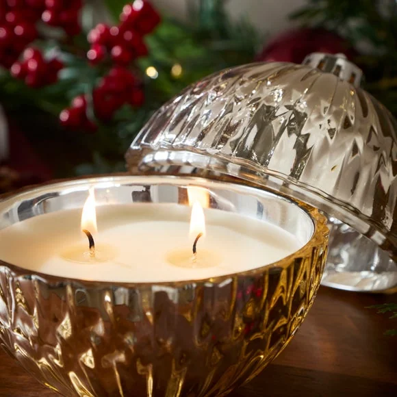 Winter Berries Bauble Candle – image 2