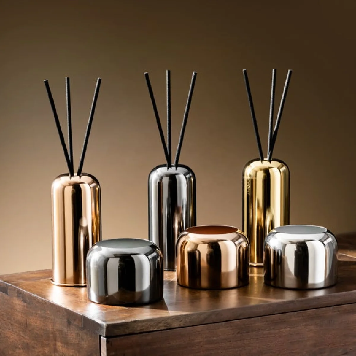 Luxe Bronze Oud & Vanilla Candle – image 5