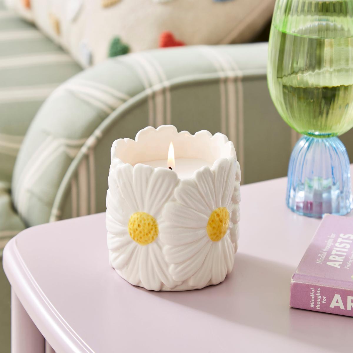 Daisy Floral Ceramic Candle – image 2