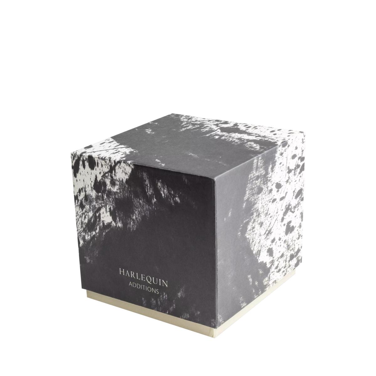 Harlequin Enigmatic Scented Candle, 900g – image 2