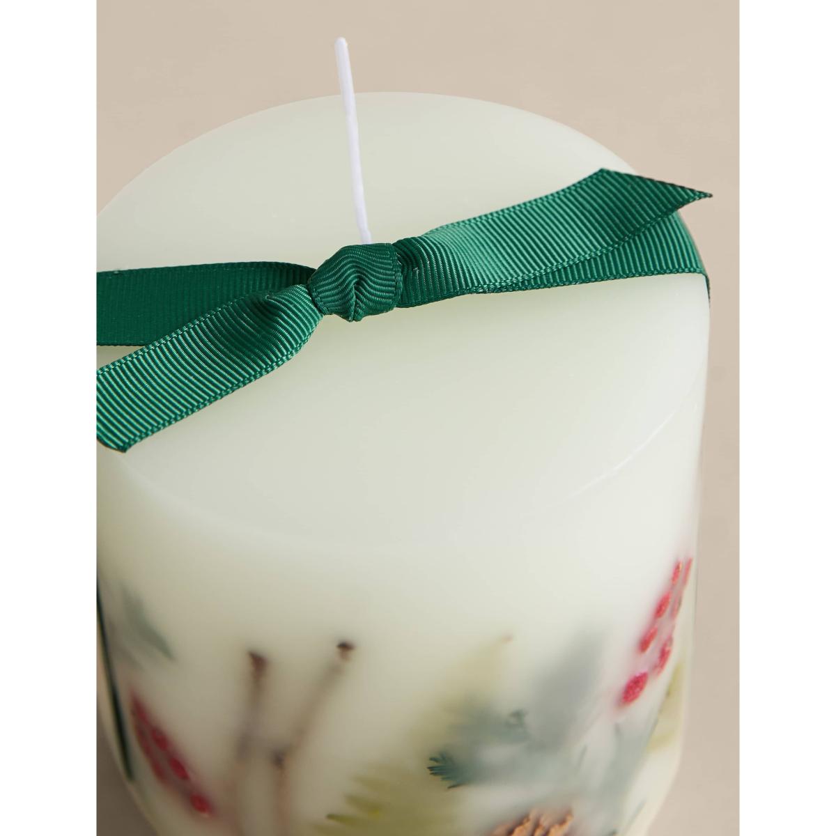 Signature Christmas Inclusion Scented Candle Multi – image 3
