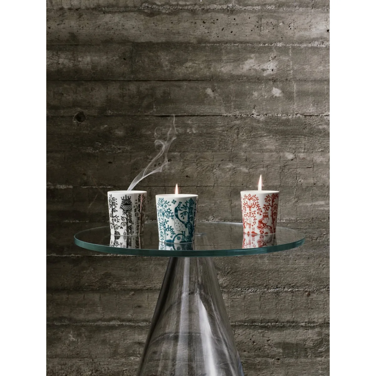 Iittala Taika candle Pomegranate red 9 cm – image 2