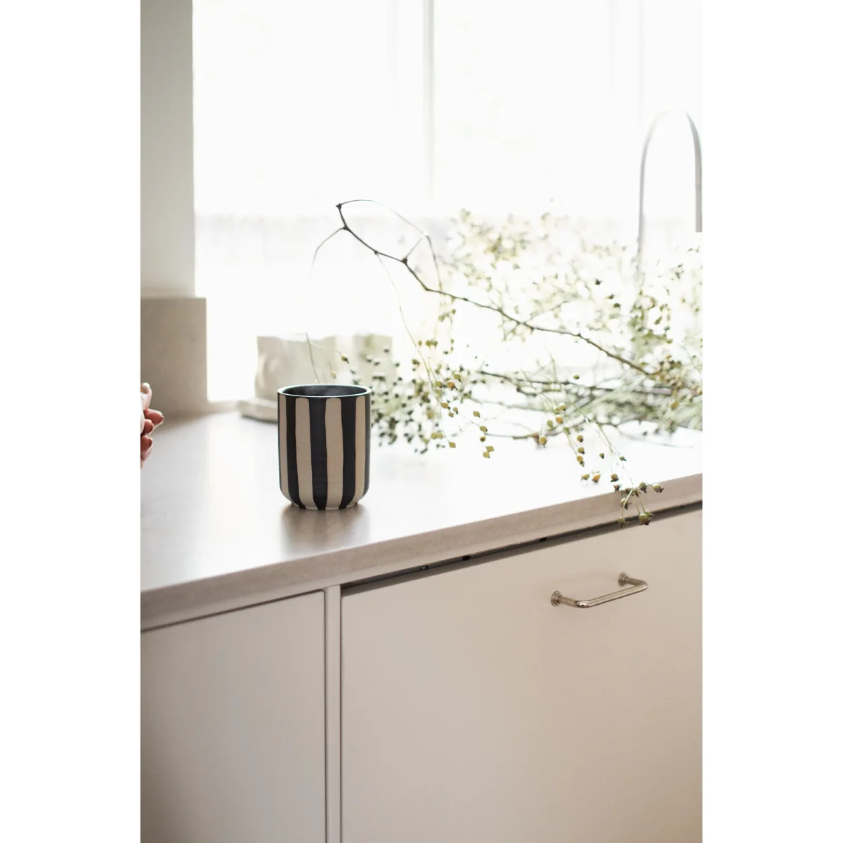 DBKD Burn scented candle 60 h Stripe black – image 2
