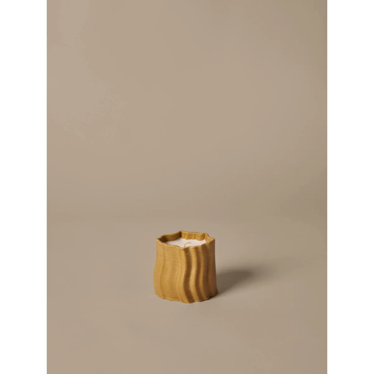 Ferm Living Rylith scented candle 53 h Lemongrass – image 3