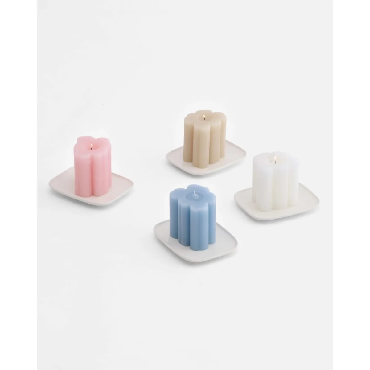 Marimekko Unikko Shape candle Blueberry – image 2
