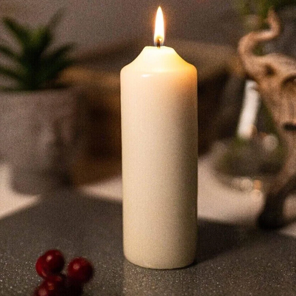 Large Ivory Pillar Candle - Ivory / 25cm