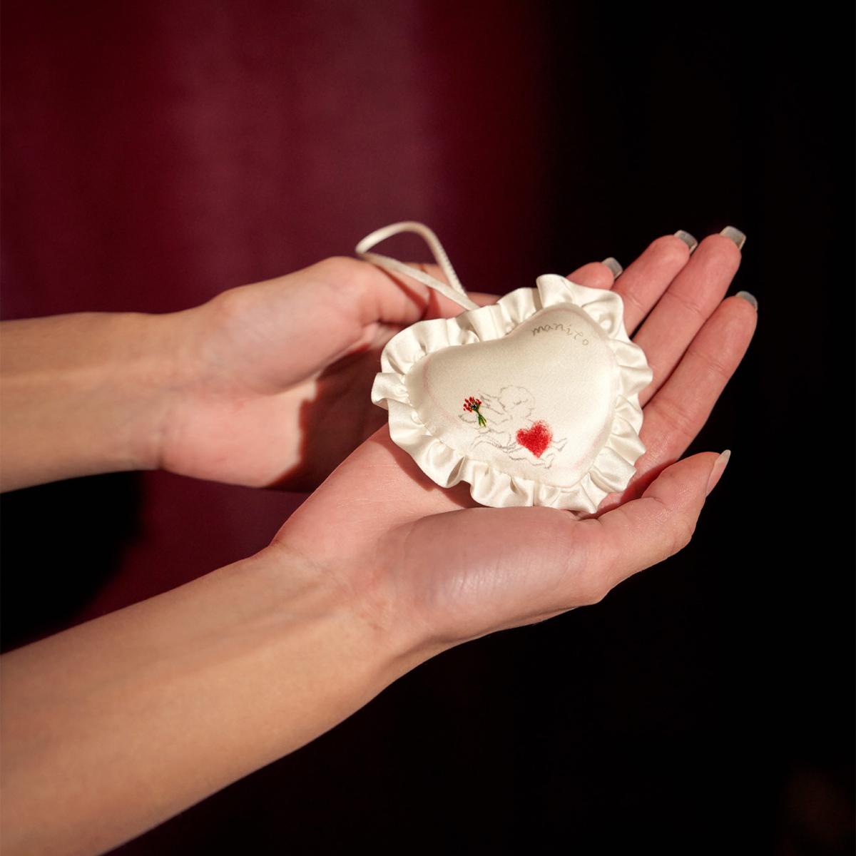 White Cupid Silk Sachet | One Size | Manito – image 3
