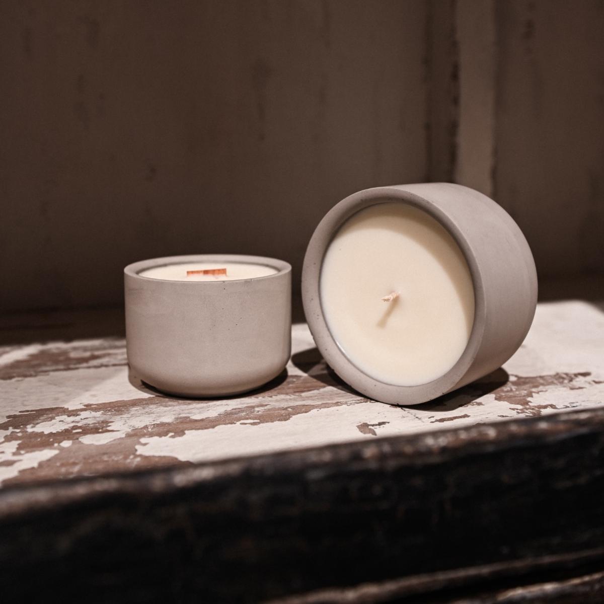 Grey Lily In The Rain Scented Candle | Studio Üm – image 2