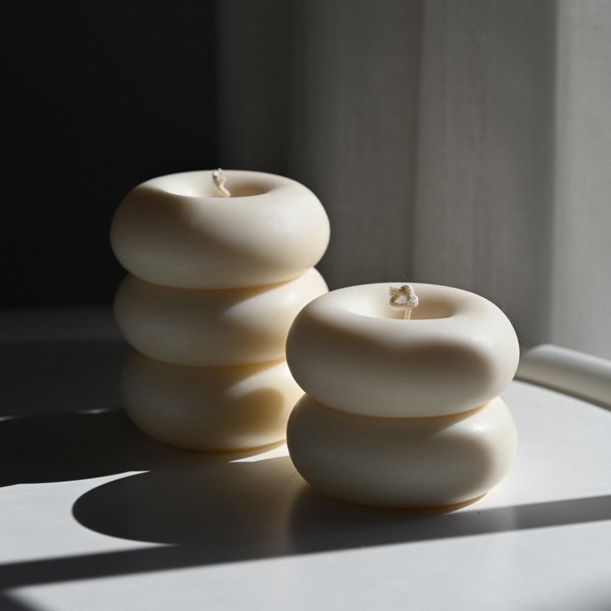 White Donut Candle Set | Studio Üm – image 2