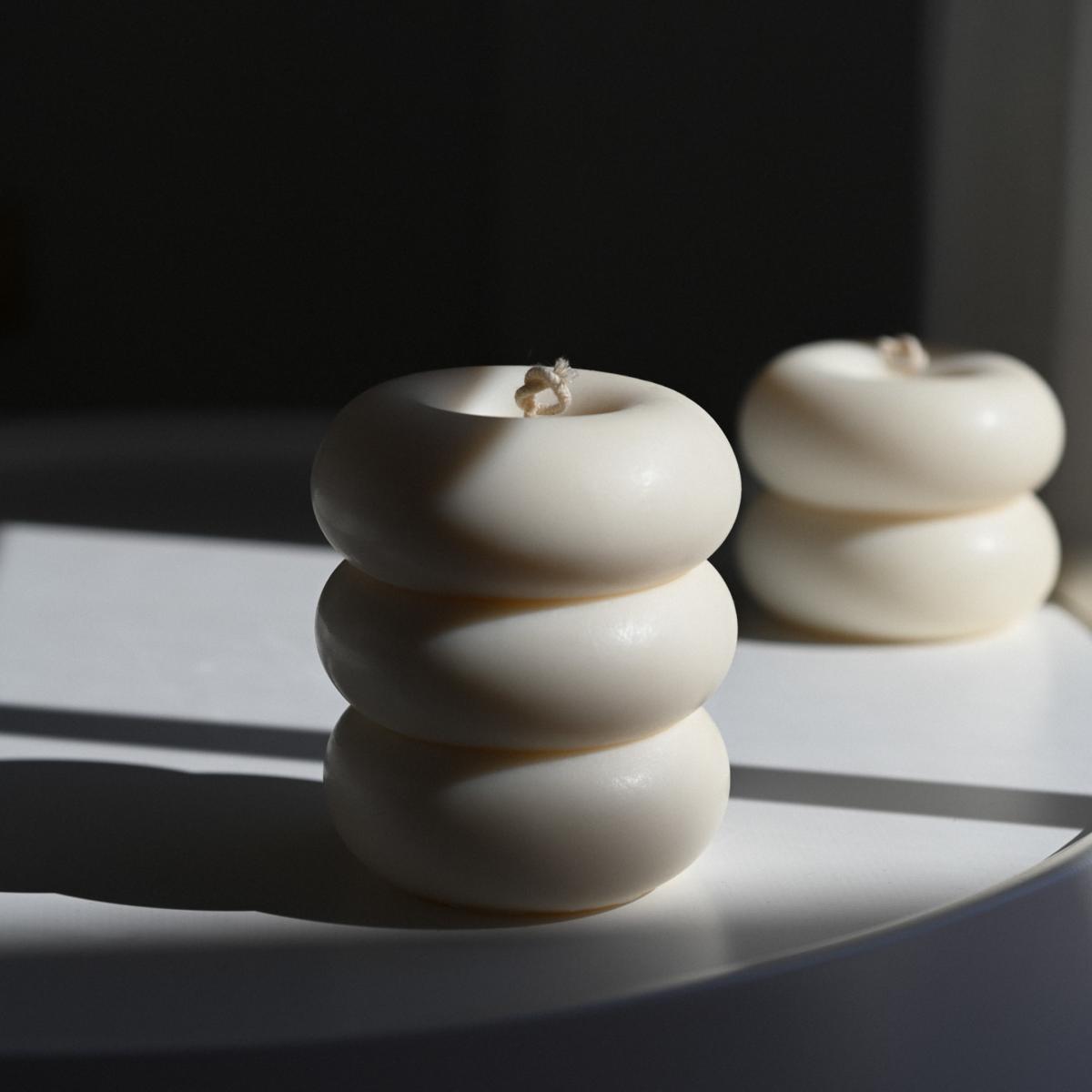 White Donut Candle Set | Studio Üm – image 3