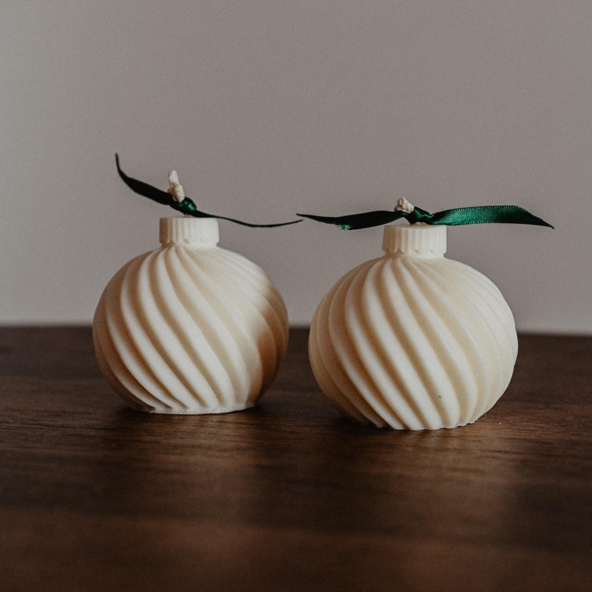 White Twist Christmas Ball Candles Set | Studio Üm – image 2