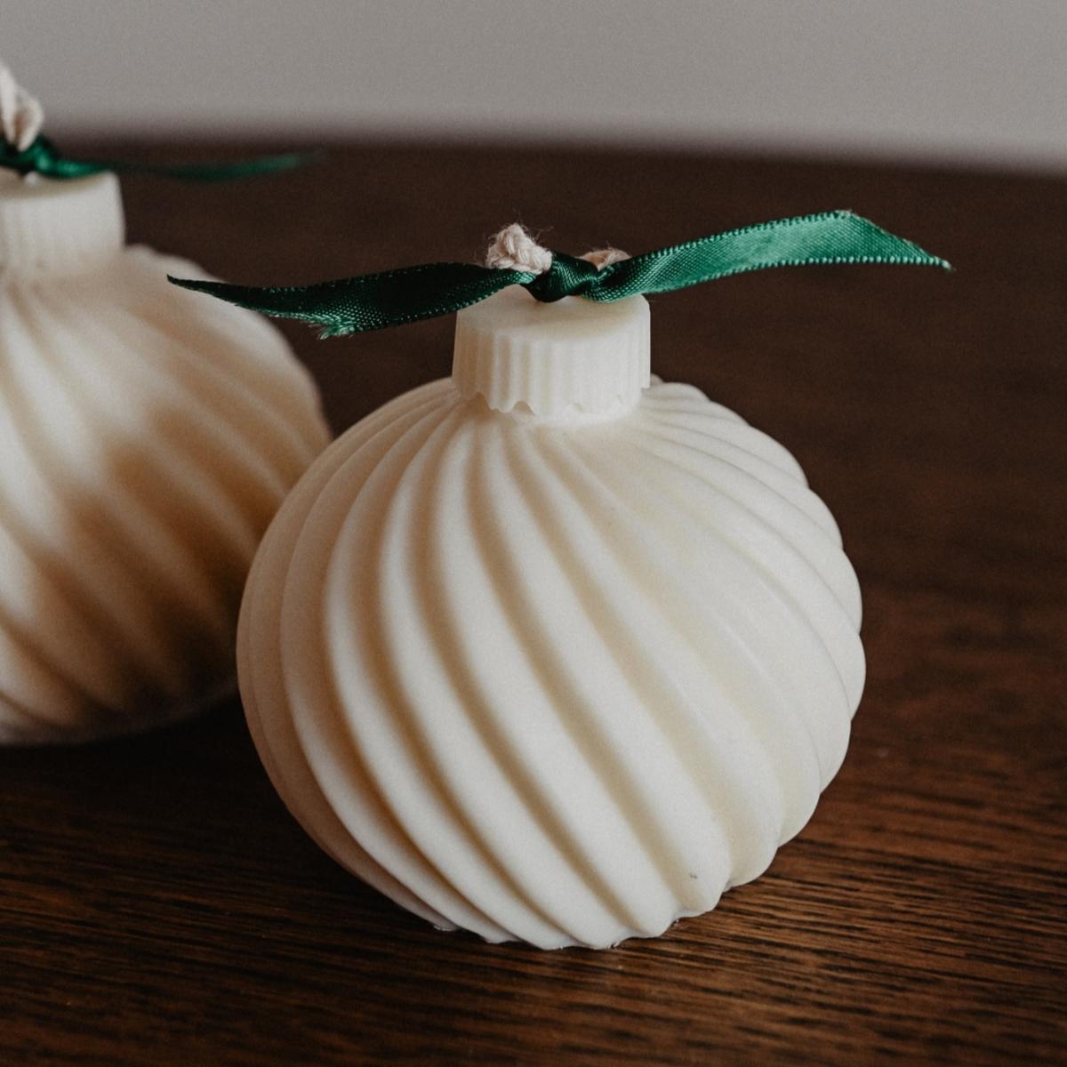 White Twist Christmas Ball Candles Set | Studio Üm – image 5