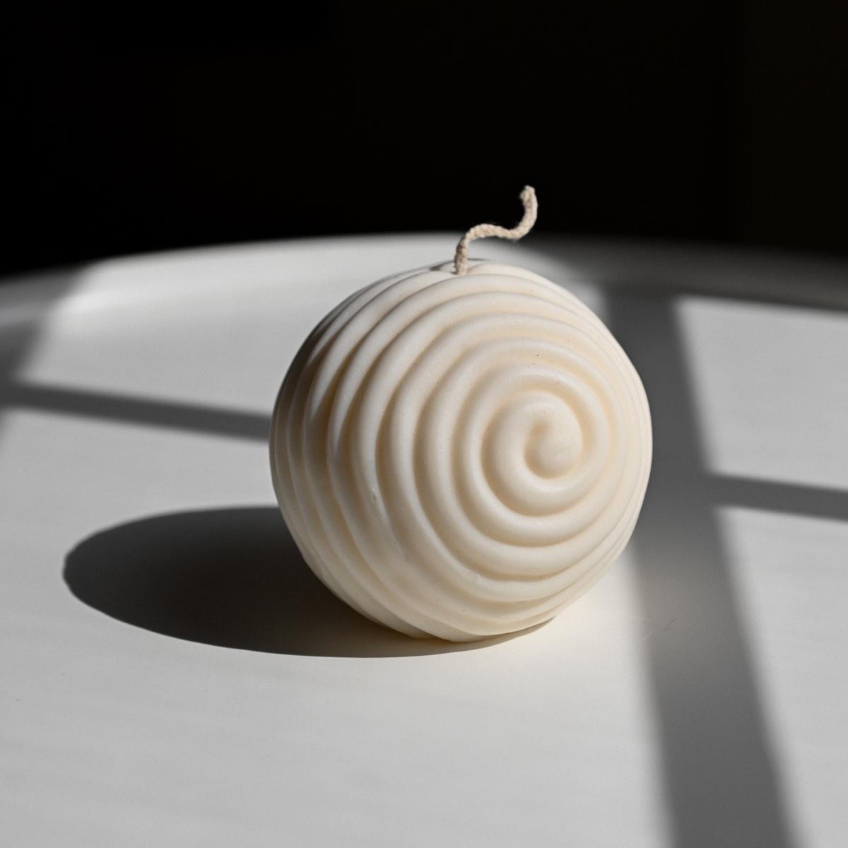 White Spiral Sphere Candle | Studio Üm – image 2
