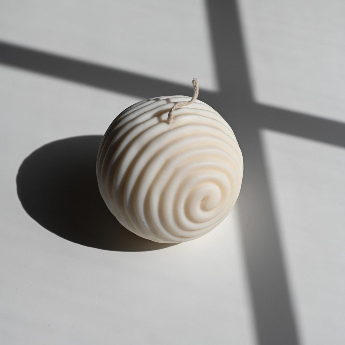 White Spiral Sphere Candle | Studio Üm – image 3