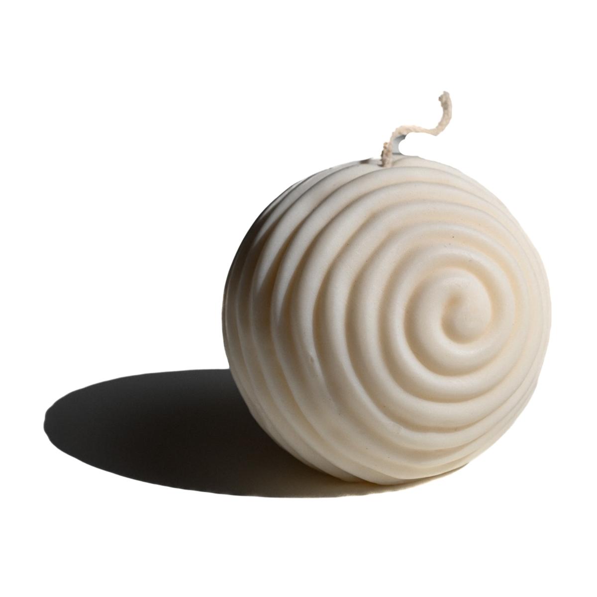 White Spiral Sphere Candle | Studio Üm – image 1