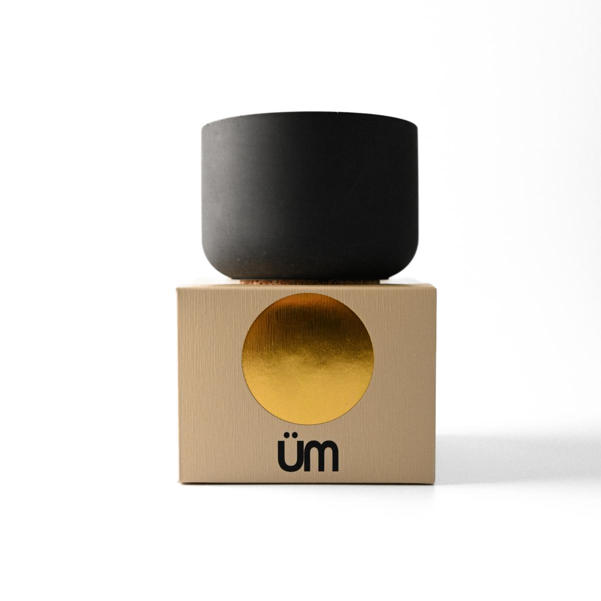Black Cashmere Scented Candle | Studio Üm – image 2