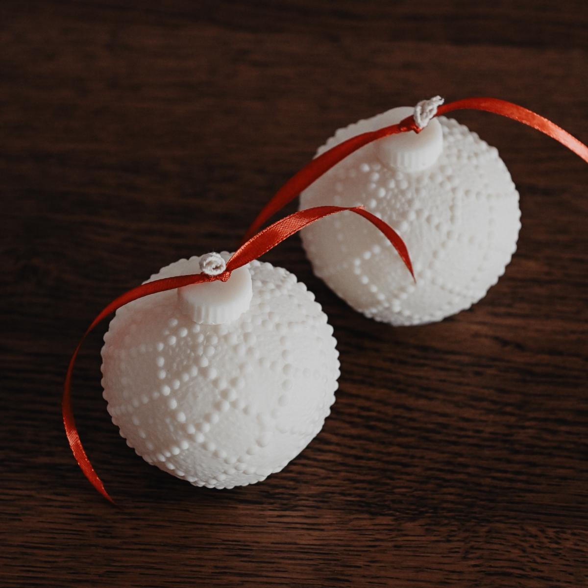 White Pearled Christmas Ball Candles Set | Studio Üm – image 4