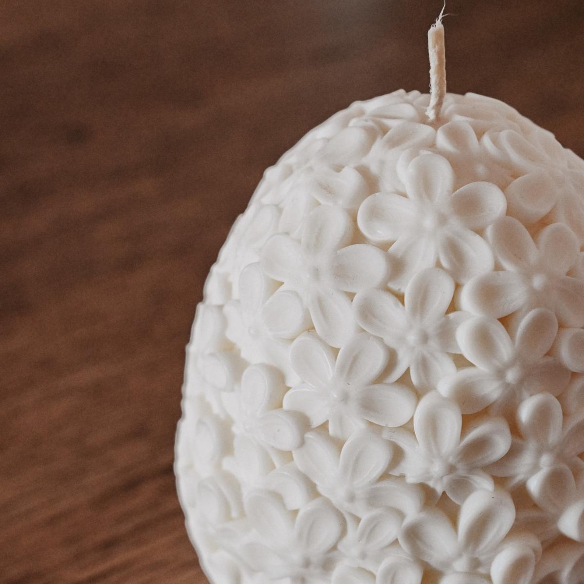 White Flower Egg Candle | Studio Üm – image 3