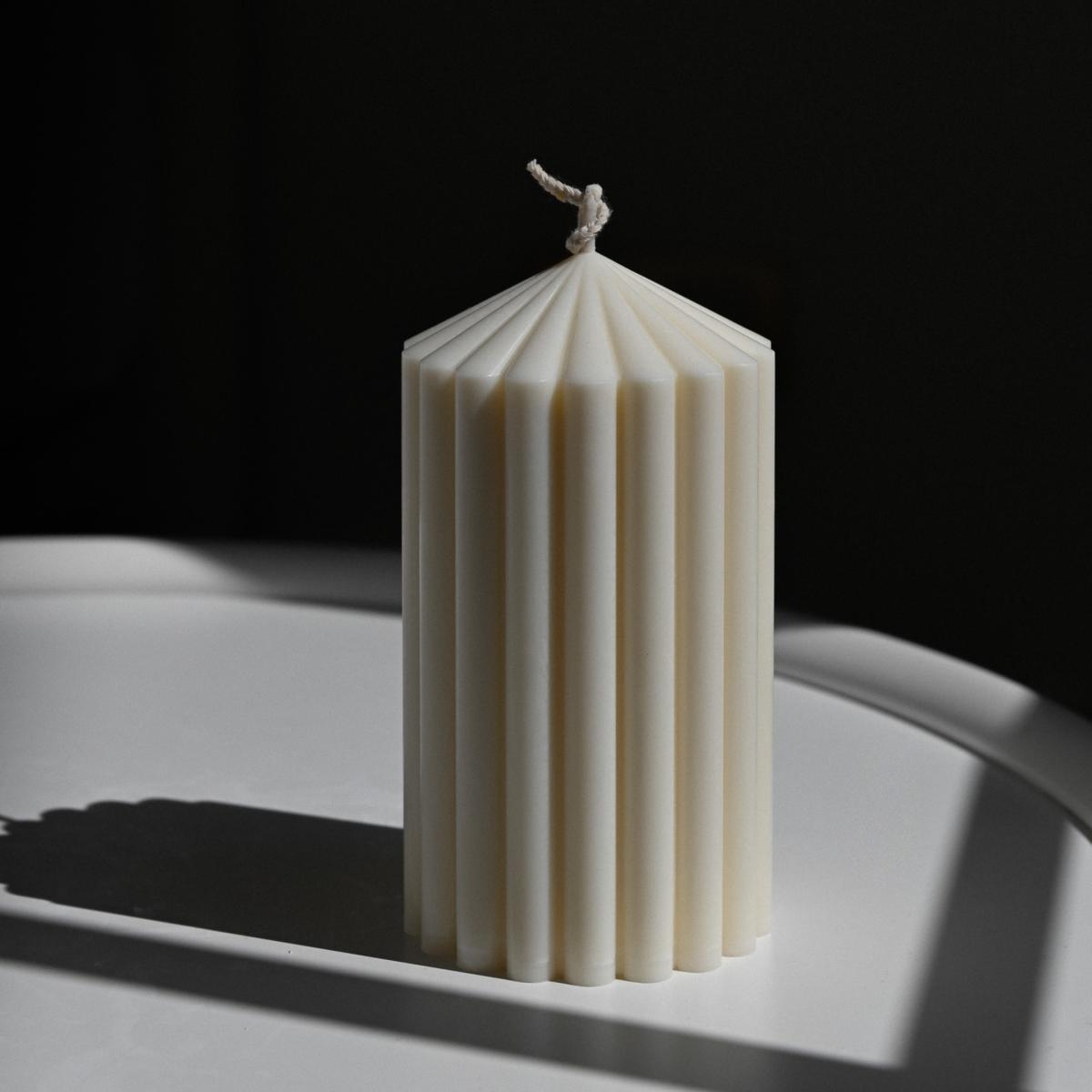 White Classic Column Candle | Studio Üm – image 2