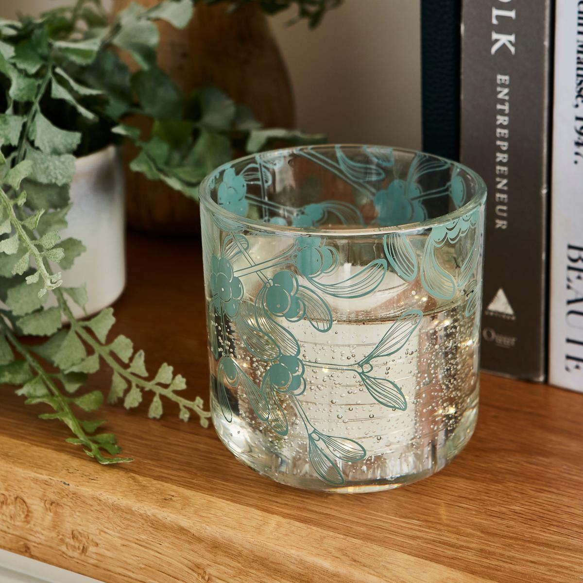 Mistletoe Winter LED Candle Green – image 2