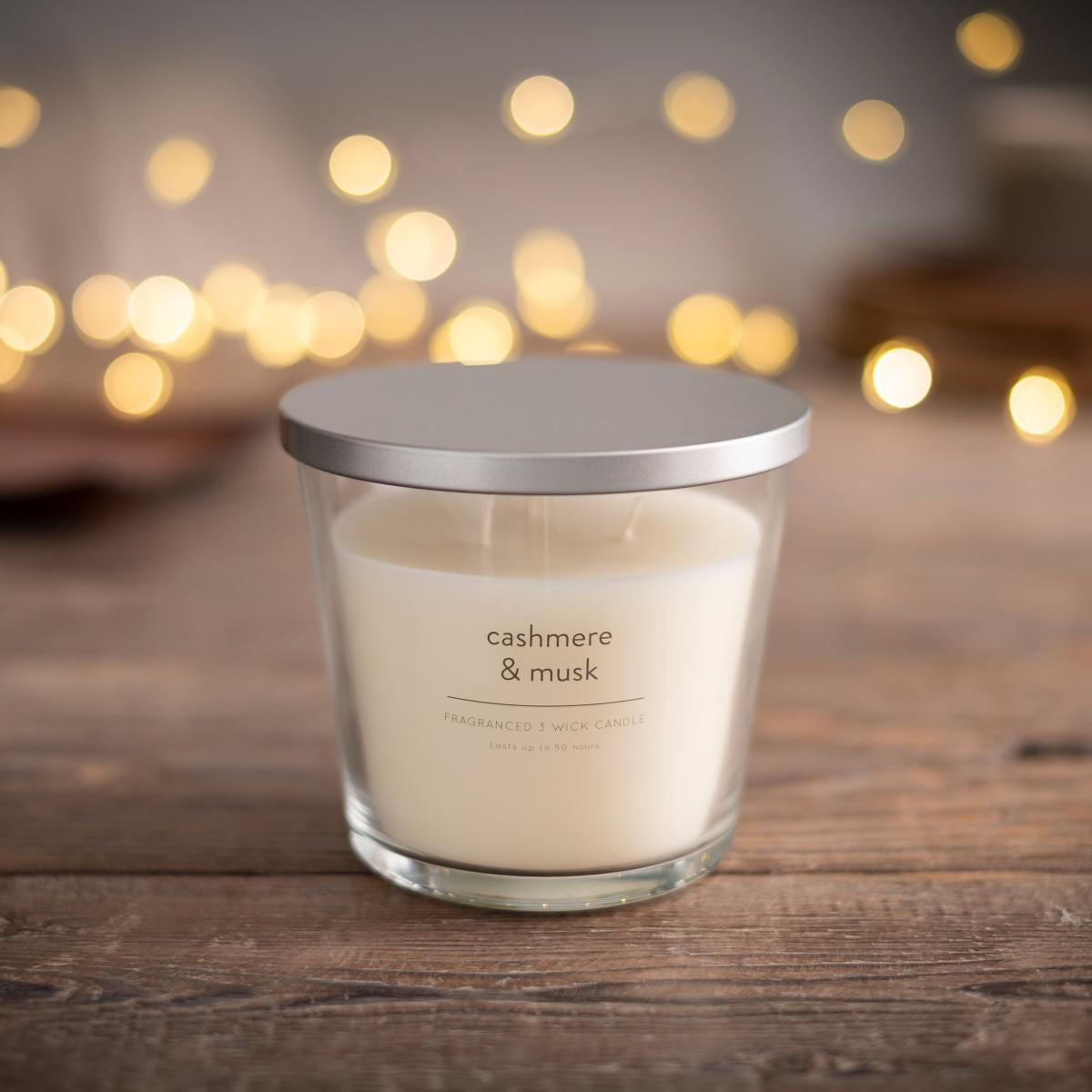 Cashmere and Musk Wick Candle White – image 2