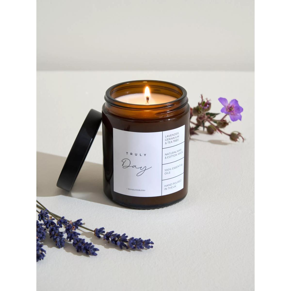 Truly Day Scented Candle, 154g – image 2
